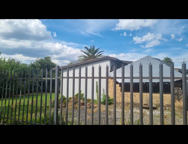 3 BEDROOM FREEHOLD FOR SALE IN ARBORPARK